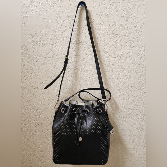 MICHAEL KORS GREENWICH DRAWSTRING/BUCKET BAG MEDIUM ,COLOR BLACK - Picture 6 of 9